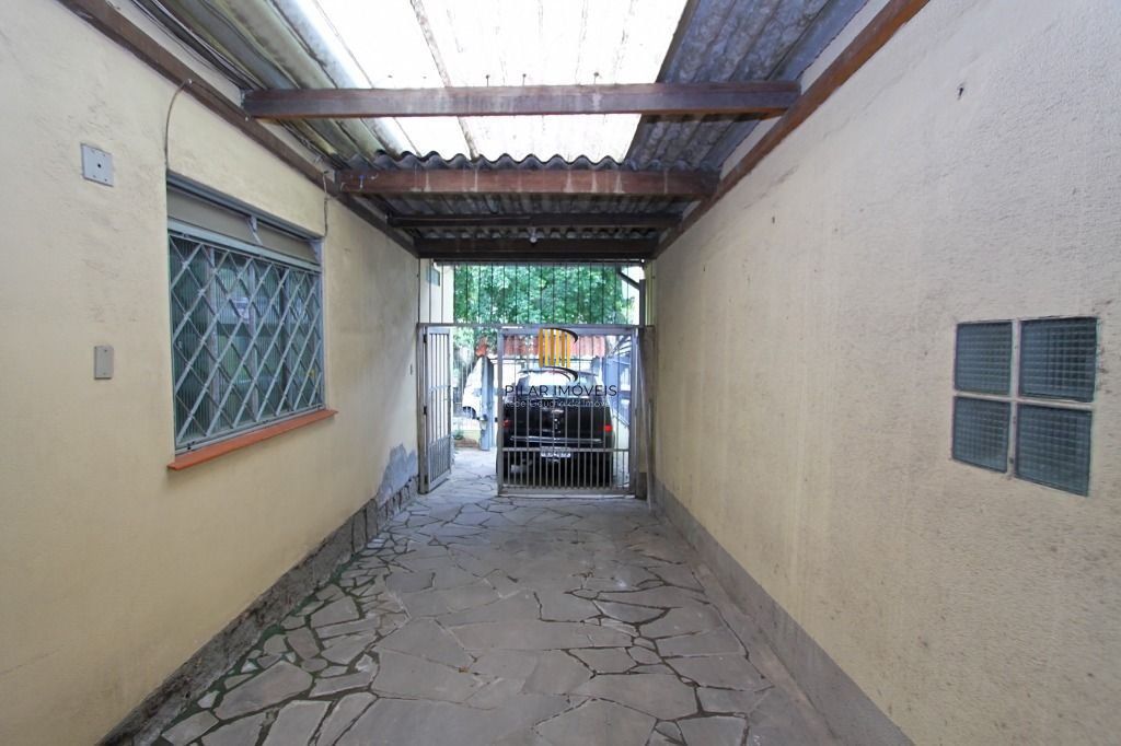Terreno com Casa Para comprar com 3 dormitórios  111 m²
