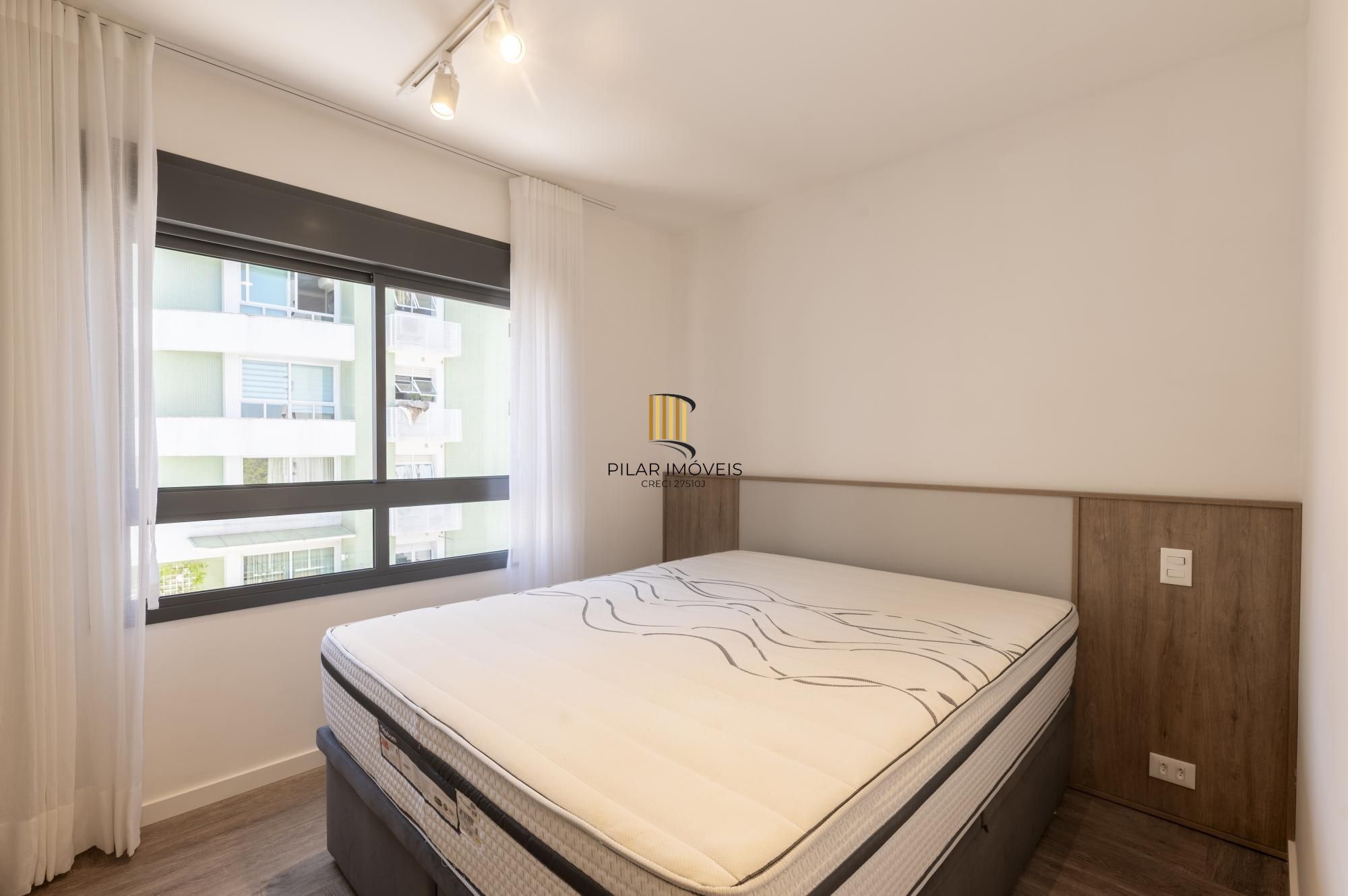 Apartamento com 67m², 2 quartos, 1 suíte, 1 vaga, no bairro Petrópolis em Porto Alegre
