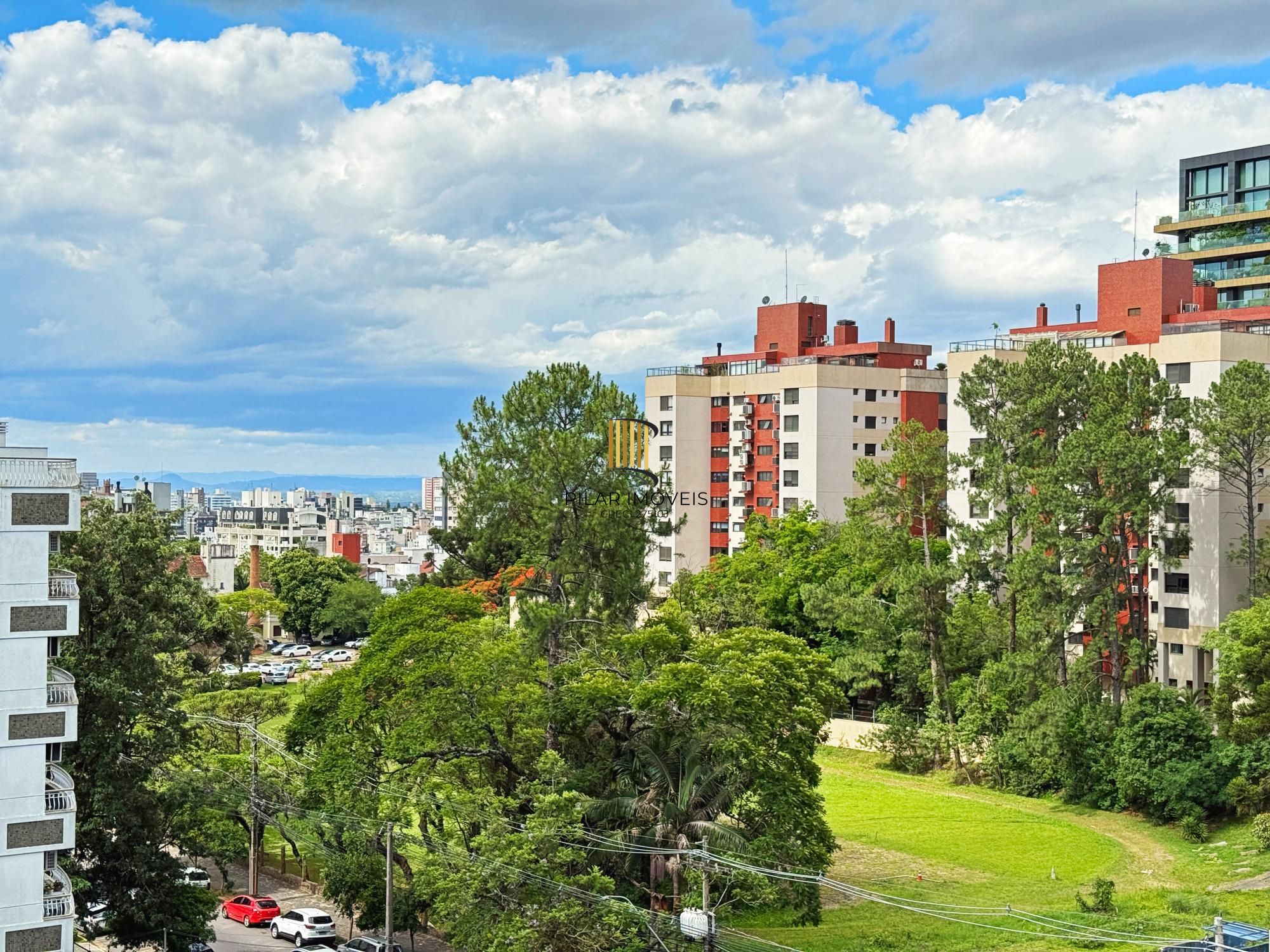 Apartamento com Lareira | Churrasqueira | 3 Suítes | Bairro Petrópolis