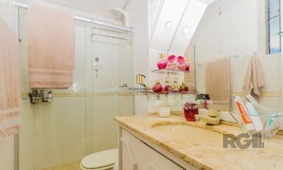 Casa com 7 Quartos e 6 vagas à Venda, 470 m² no Bairro Petrópolis