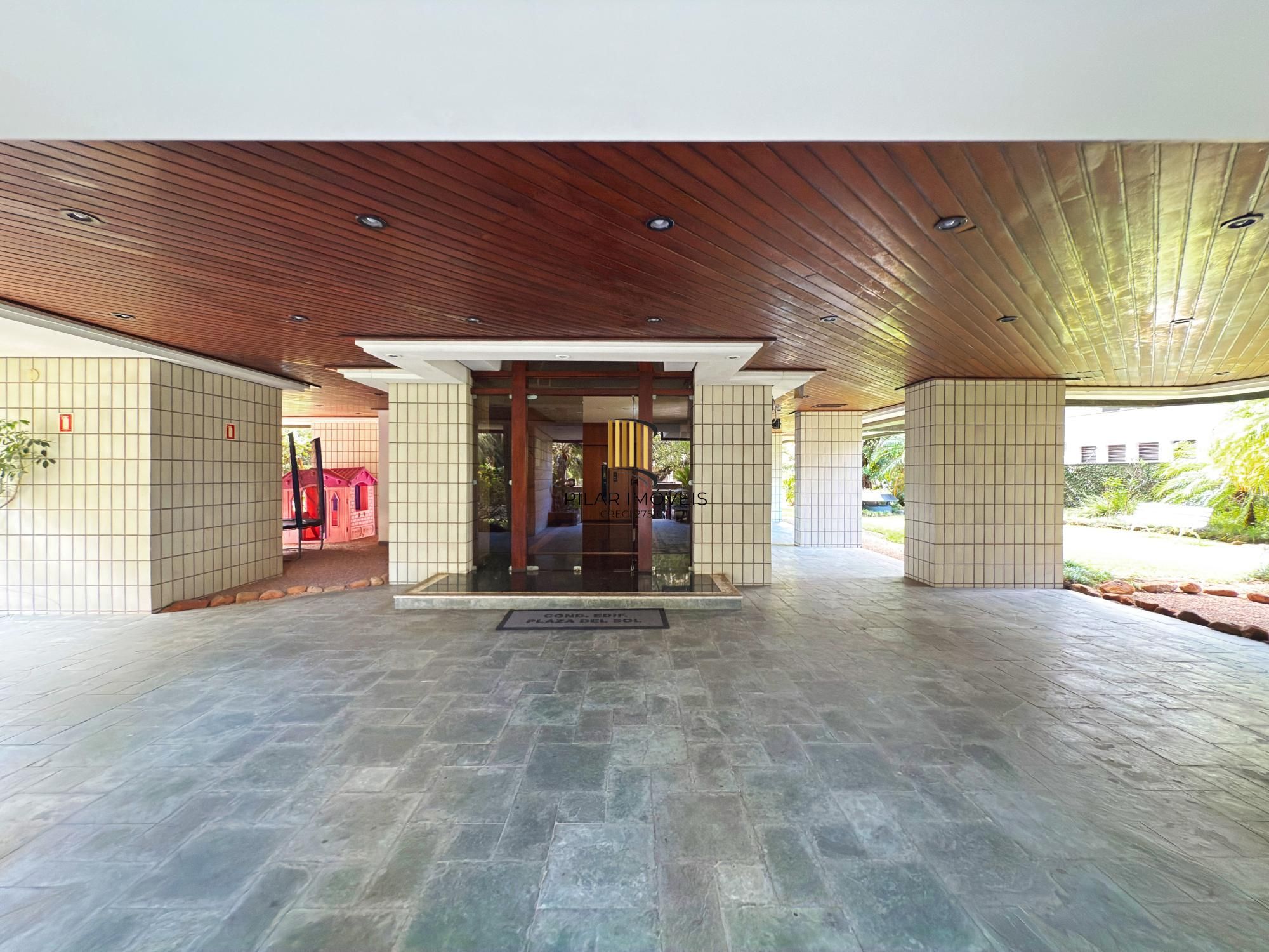 Apartamento com Lareira | Churrasqueira | 3 Suítes | Bairro Petrópolis