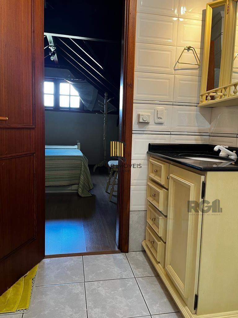Cobertura duplex com 2 suítes e uma vaga para Comprar em Gramado.