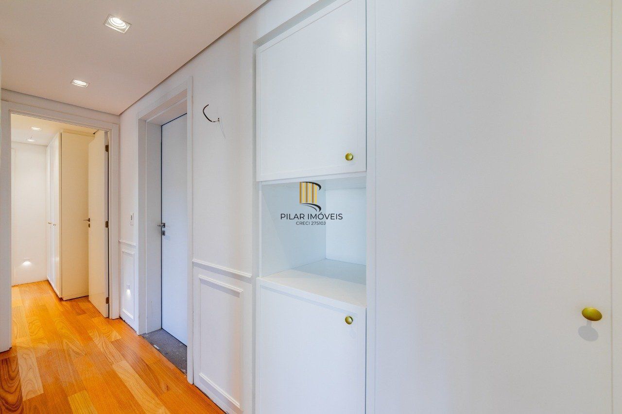 Apartamento novo 3 dormitórios com 2 vagas próximo ao Grêmio Náutico União