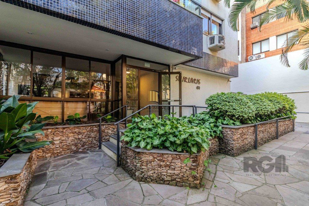 Apartamento 3 dormitórios e 2 vagas no Petrópolis, pertinho da Encol