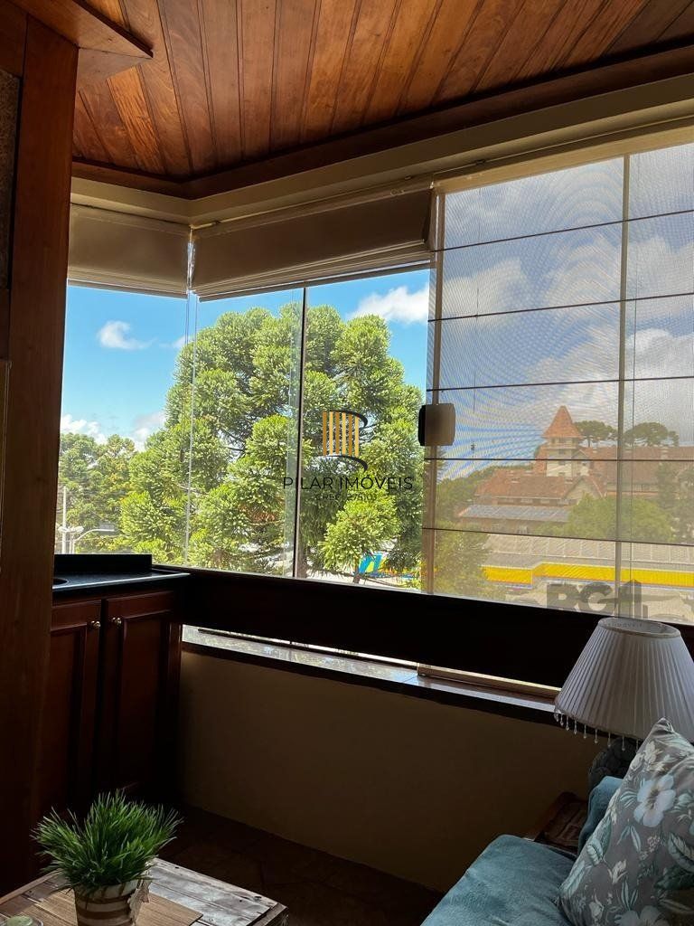 Cobertura duplex com 2 suítes e uma vaga para Comprar em Gramado.