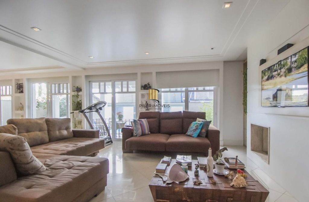 Casa Para Comprar  em condomínio com 5 quartos e 4 vagas no Jardim Botânico