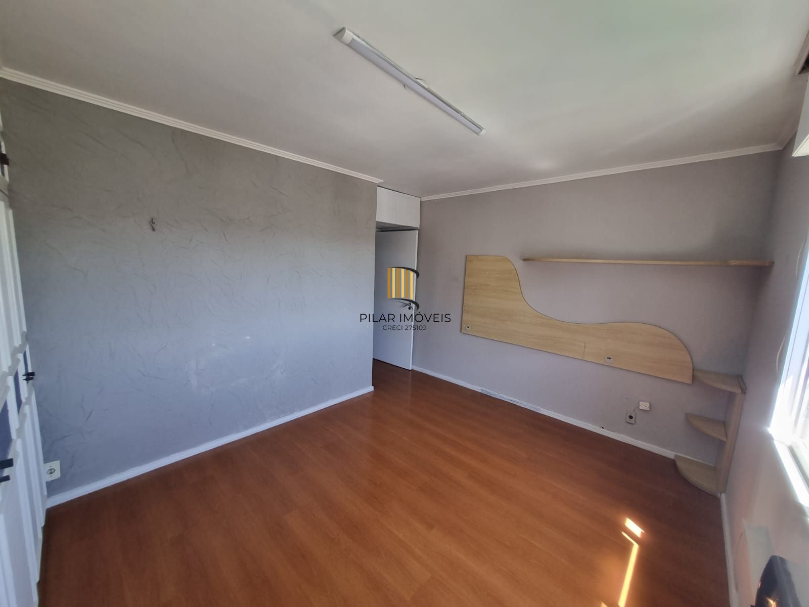 Apto de 3 dormitórios no Mont Serrat com linda vista da cidade e 1 vaga de garagem