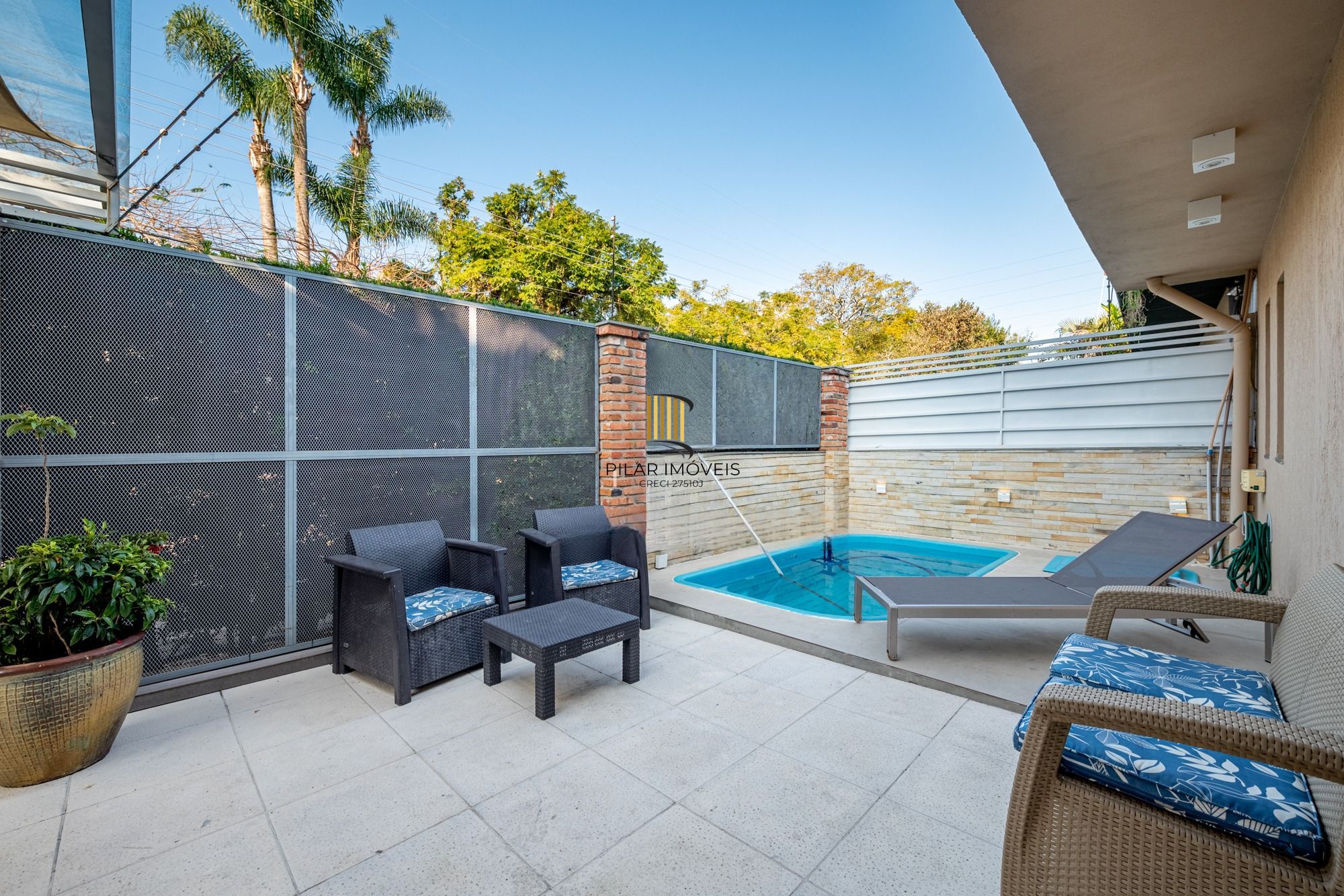 Casa com 357m² e 4 dormitórios, 3 suítes, 3 vagas