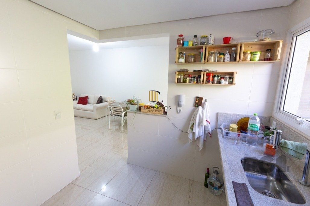 Casa Para comprar em Condomínio,3 dormitórios, deslumbrante vista para o Guaiba