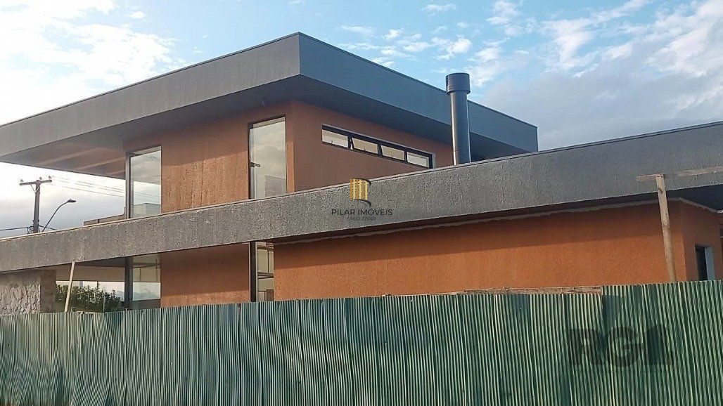 Casa com 3 dormitórios Para comprar Com  246 m² por R$ 1.800.000,00 - Centro - Torres/RS