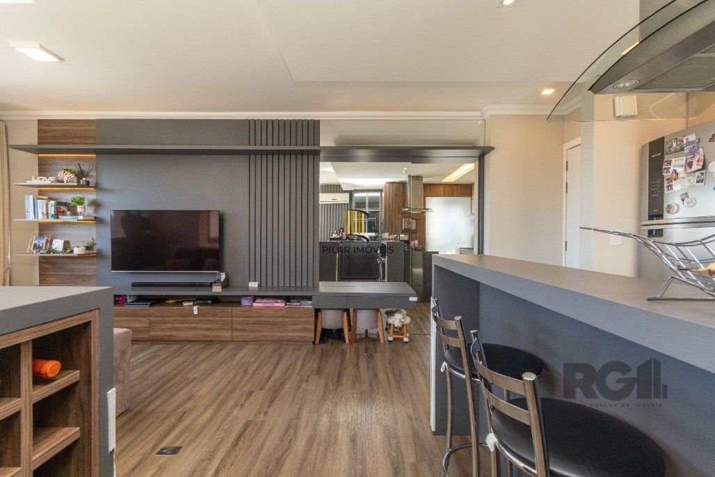 Apto 3 dormitórios, transformado em 2 com suíte e closet enorme, 2 vagas de garagem no jardim botânico