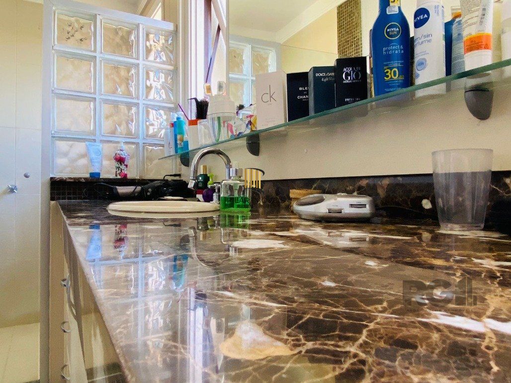 Casa excelente para Comprar  no Bairro Três Figueiras!!