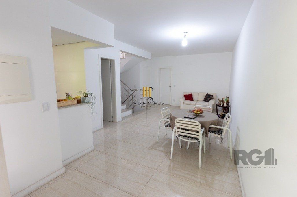 Casa Para comprar em Condomínio,3 dormitórios, deslumbrante vista para o Guaiba