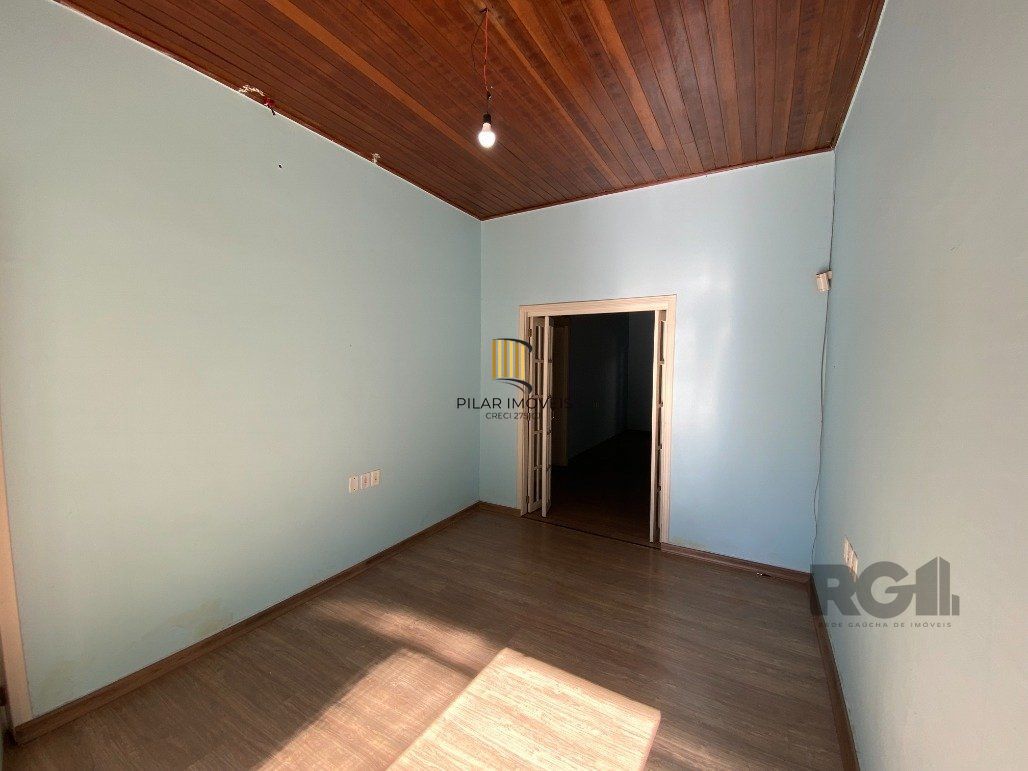 Casa para Comprar com 3 dormitórios no bairro Azenha