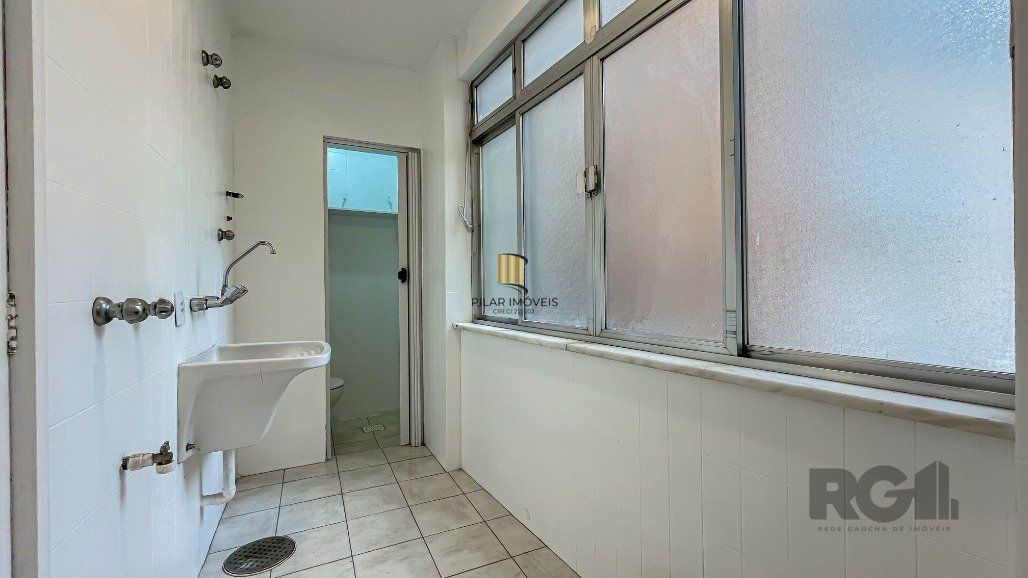 Apartamento para comprar ,  dois dormitórios, 1 vaga de garagem no Centro Histórico.