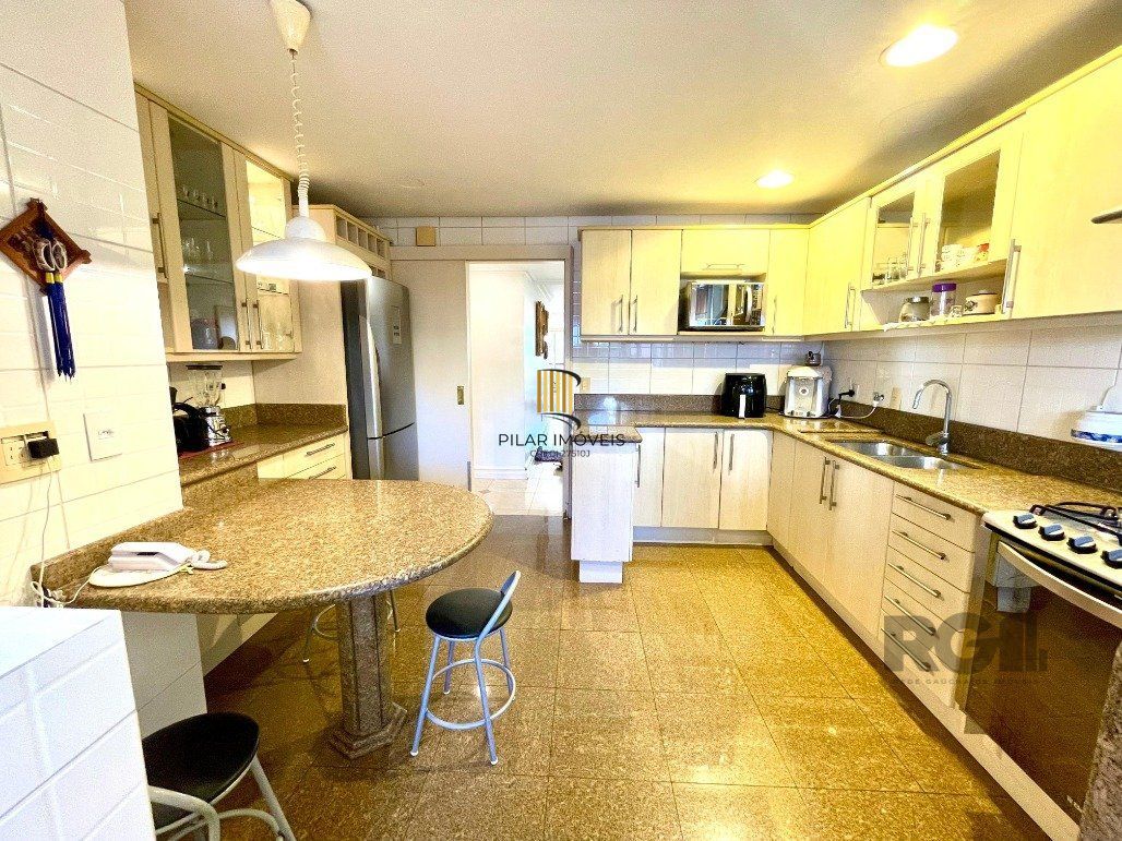 Ótimo apartamento com 3 dormitórios e 2 vagas em localização estratégica!