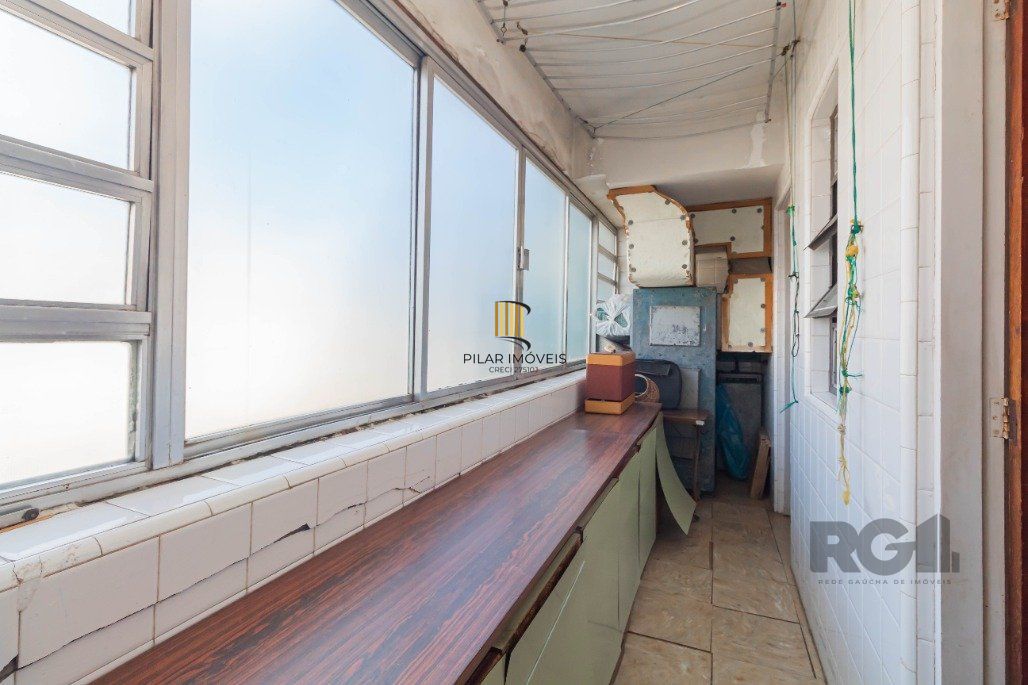 Apartamento para Comprar com 3 dormitórios com suíte e 195m² com até 4 vagas