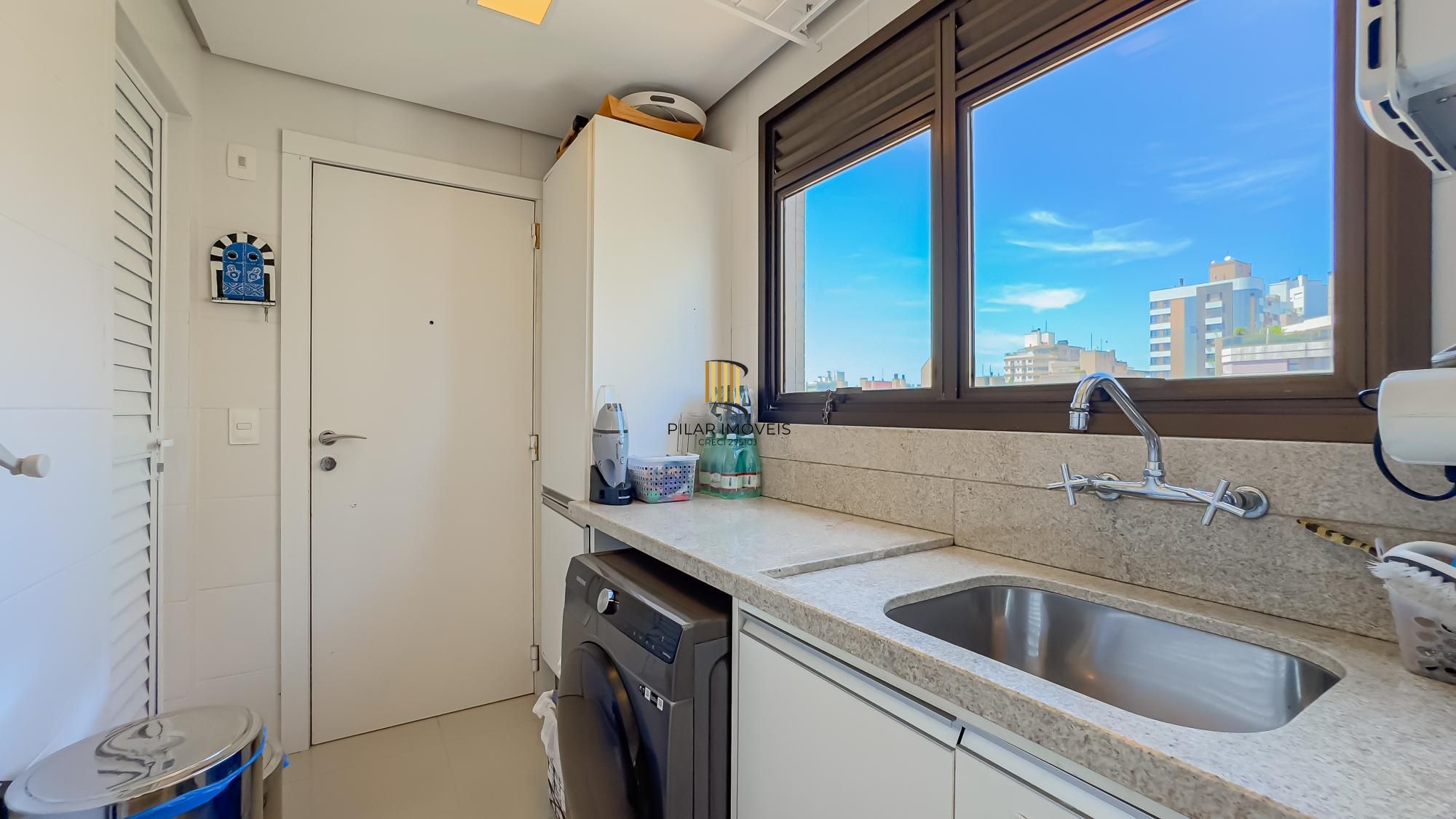 Apartamento de 3 dormitórios no bairro Mont Serrat