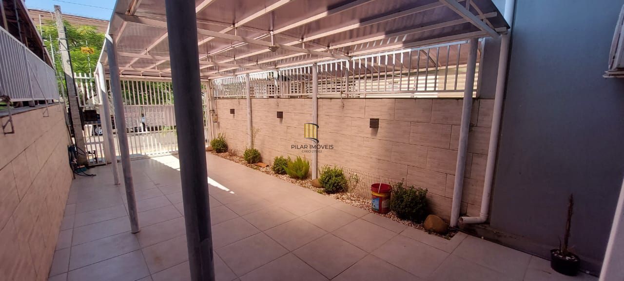 Boletto Imóveis vende casa em Canoas , 2 dormitórios, 1 banheiro, 1 lavabo, garagem para 2 carros,  com móveis fixos em MDF, em fino acabamento.