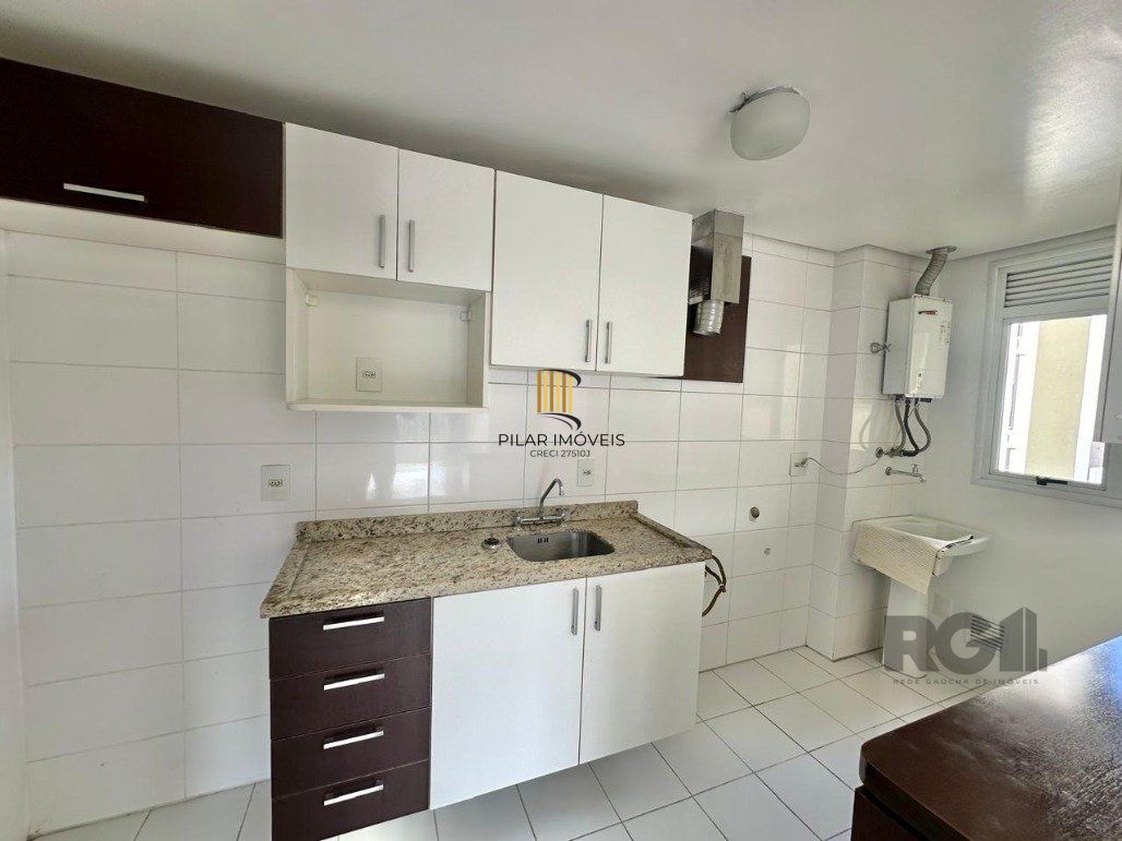 Apartamento no Residencial Urbano Ipiranga  a venda no bairro Partenon com 3 dormitórios sendo 1 suíte.