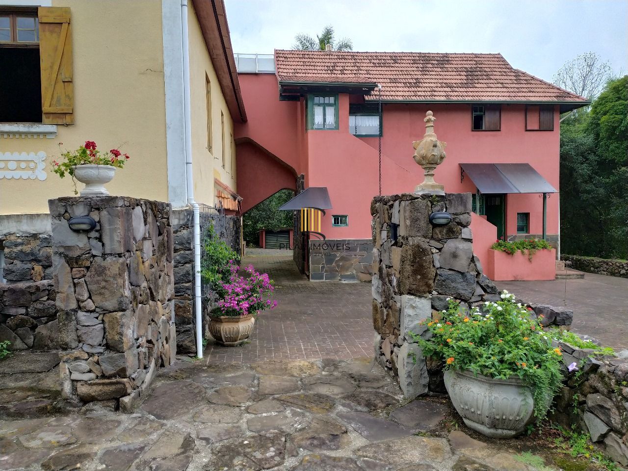 Área para comprar com casas Enxaimel em Nova Petrópolis.