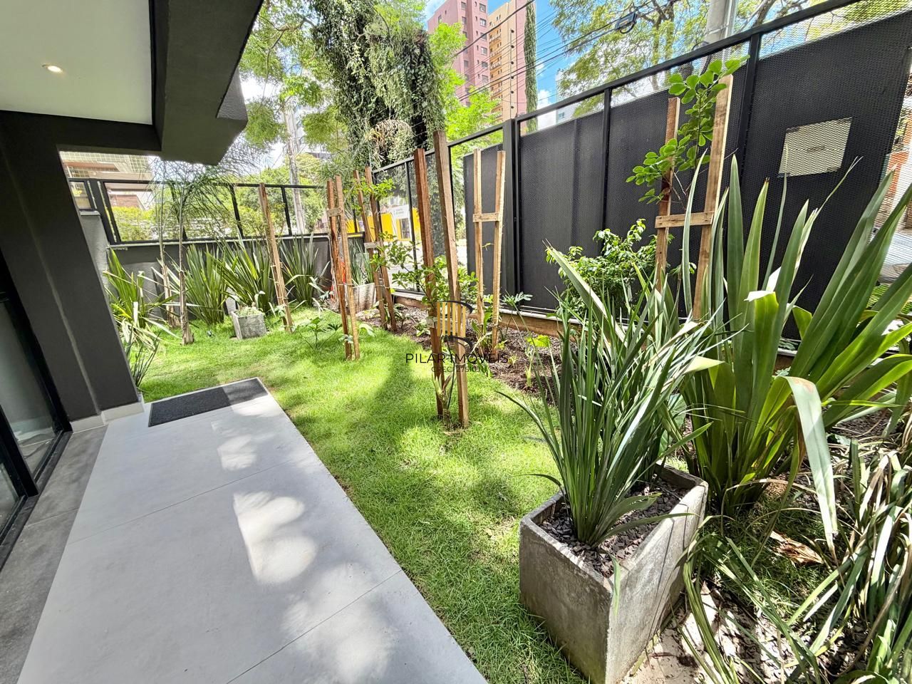 Excelente apartamento a venda no ITA123, com 2 domitórios no bairro Jardim Botânico.