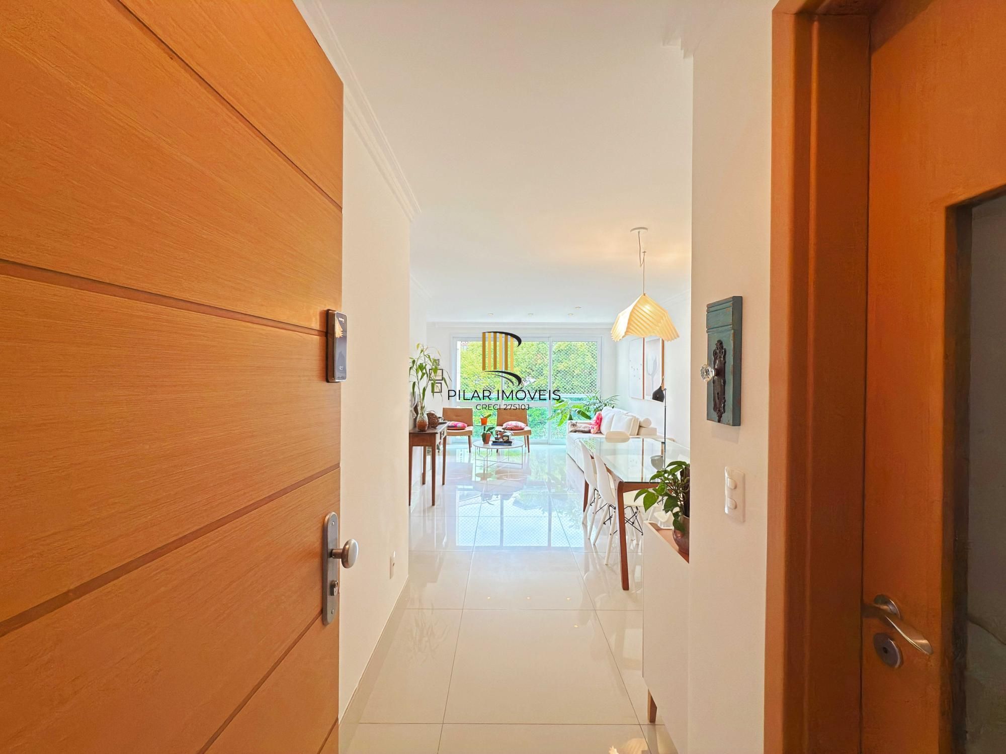 Apartamento a venda semi-mobiliado com dois dormitórios no bairro São João/PoA