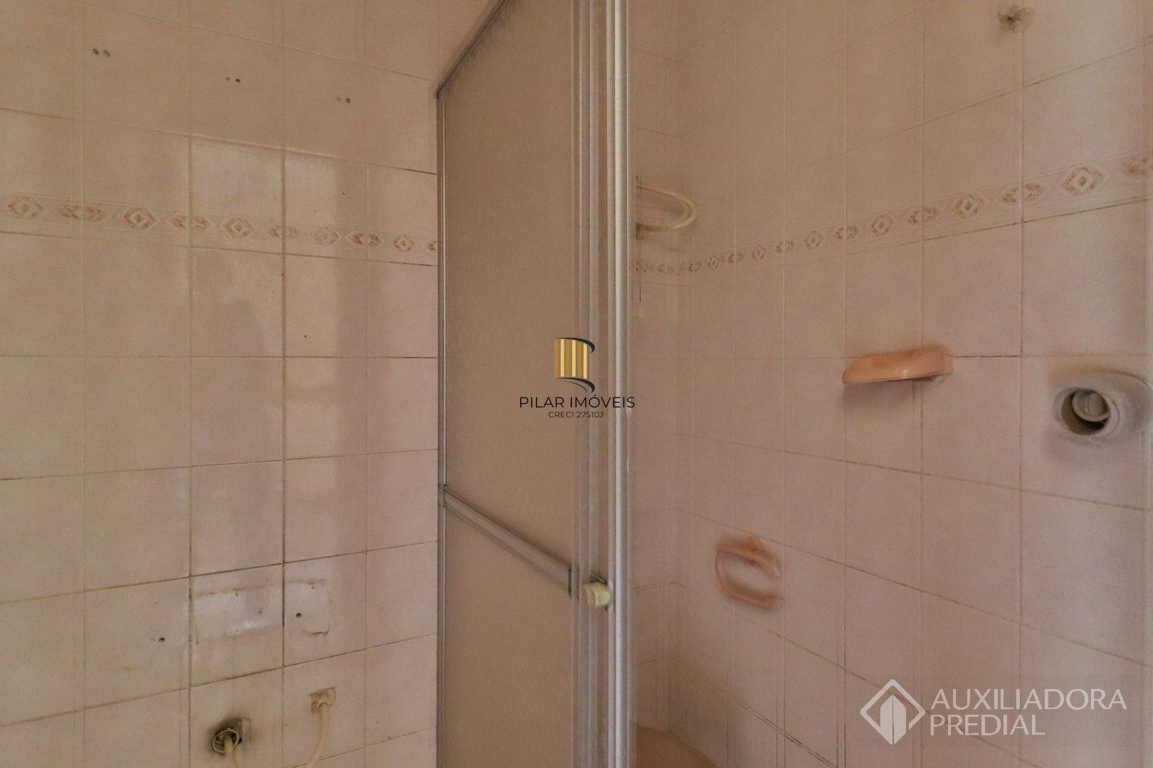 Excelente casa com 5 dormitórios no bairro Cristal