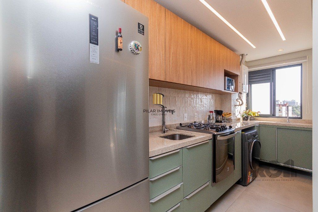 Apartamento á venda, 2 dormitórios, 2 vagas, no bairro Rio Branco, próximo à Redenção.