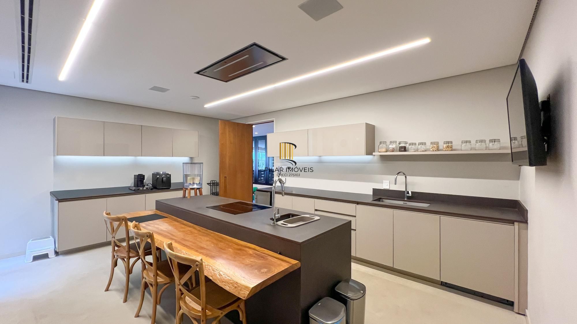 Mansão Suspensa Mobiliada no Las Piedras com piscina e vista para a mata nativa