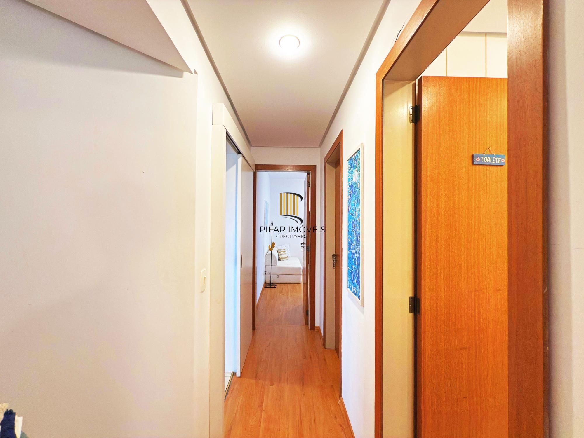 Apartamento 3 Dormitórios com Suíte, Churrasqueira e Excelente Vista Petrópolis