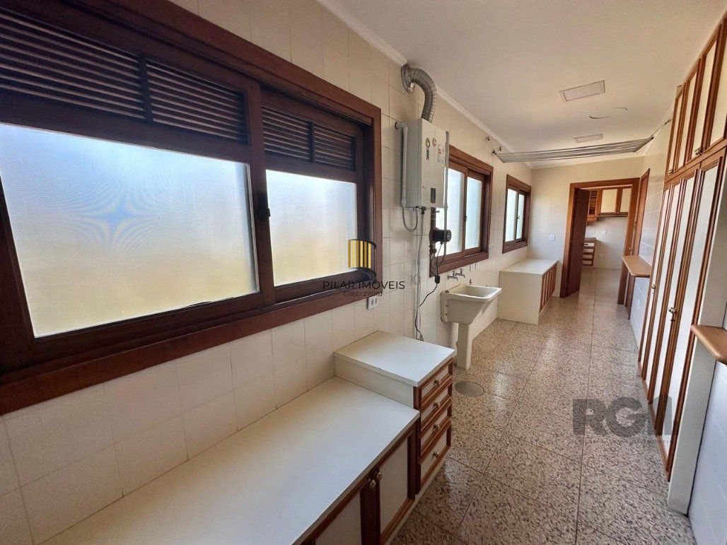 Apartamento com 4 suítes no Bairro Rio Branco semi-mobiliado com vista 360 graus