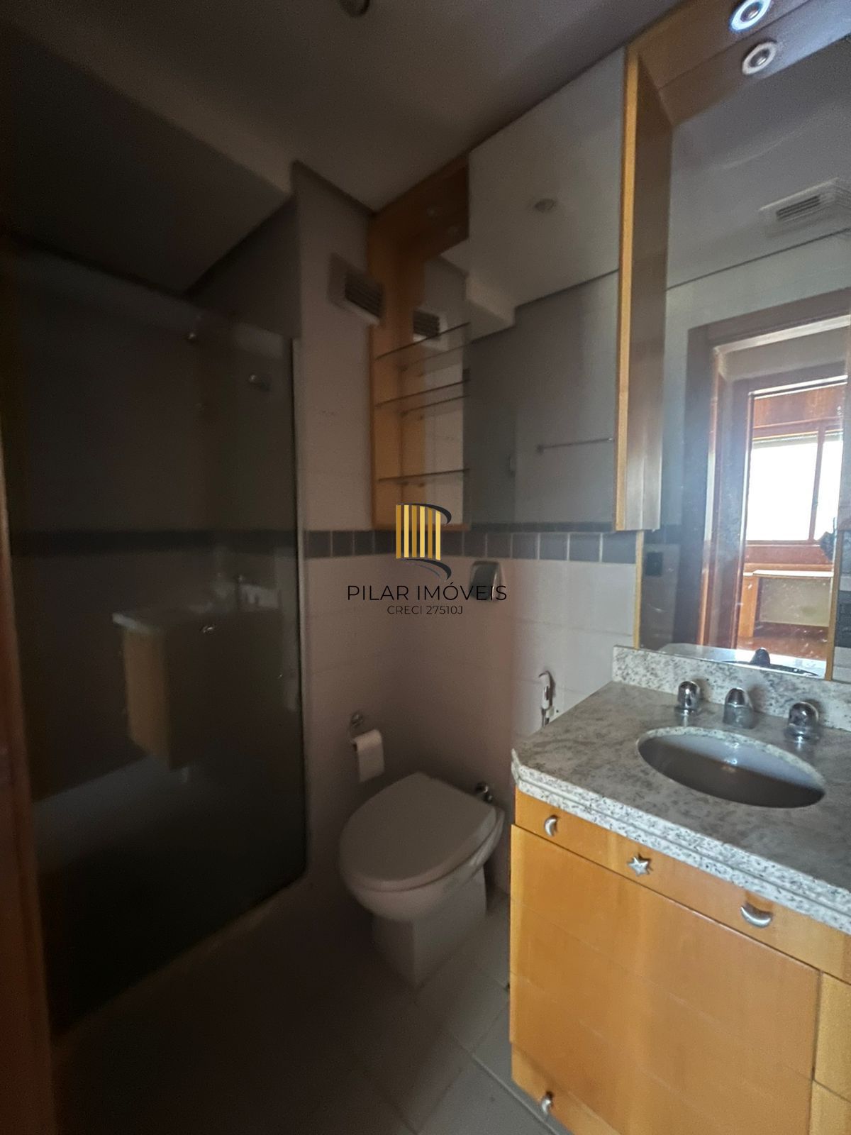 Alto Padrão no Bela Vista: 4 Dorms, Vista Rio, Lareira e 3 Vagas no Ed. Vercelli