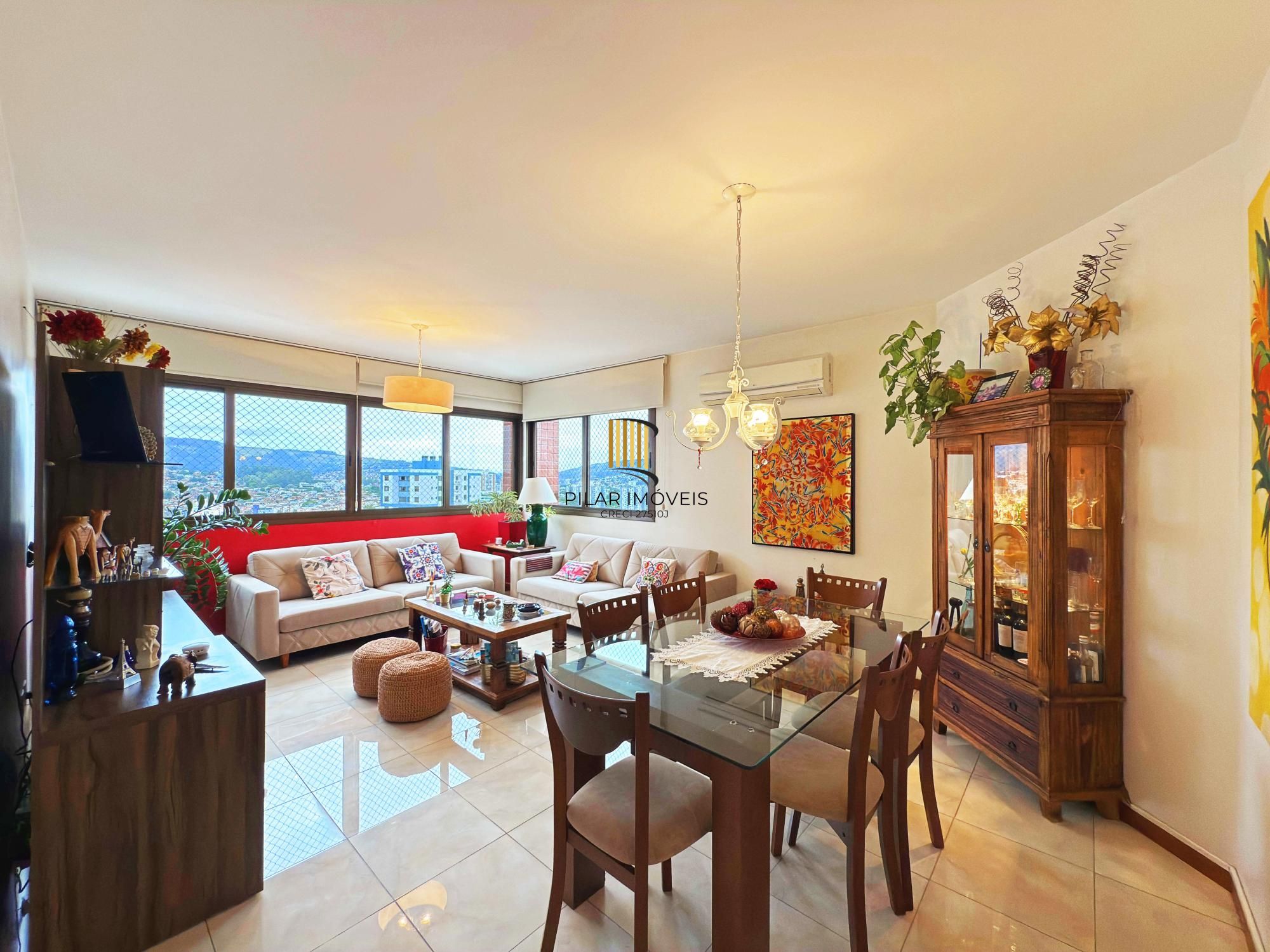 Apartamento 3 Dormitórios com Suíte, Churrasqueira e Excelente Vista Petrópolis