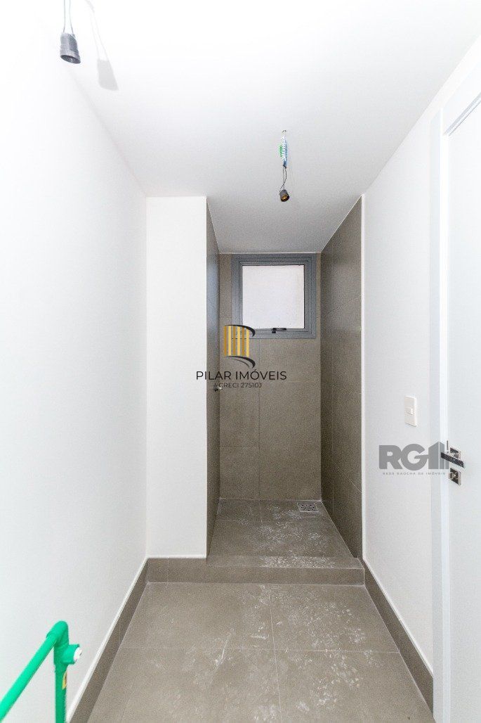 Apto de 3 suítes, andar alto, 115m² privativos com lavabo, cozinha americana e churrasqueira.
