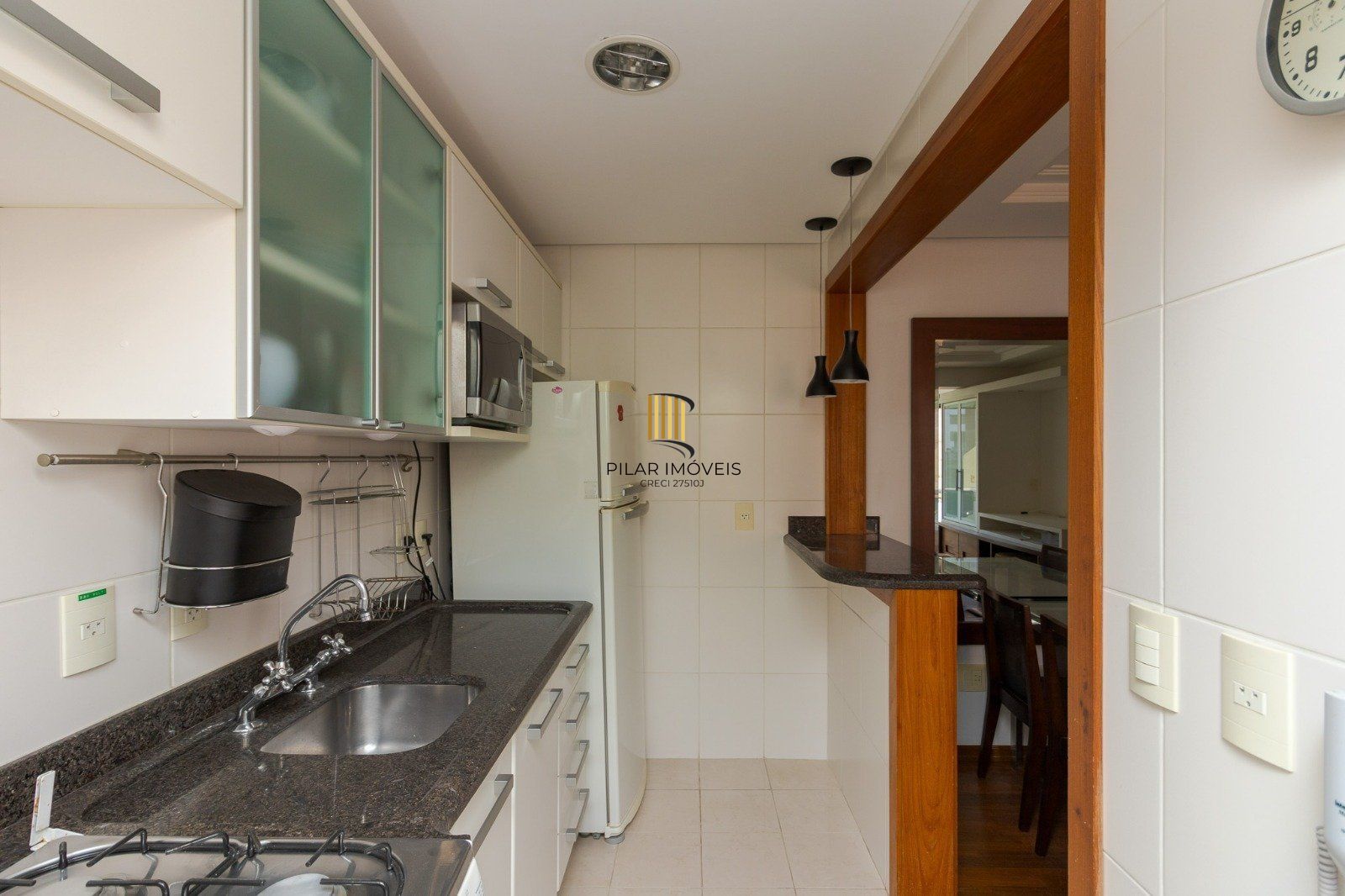 Charmoso apartamento semimobiliado no bairro Bela Vista