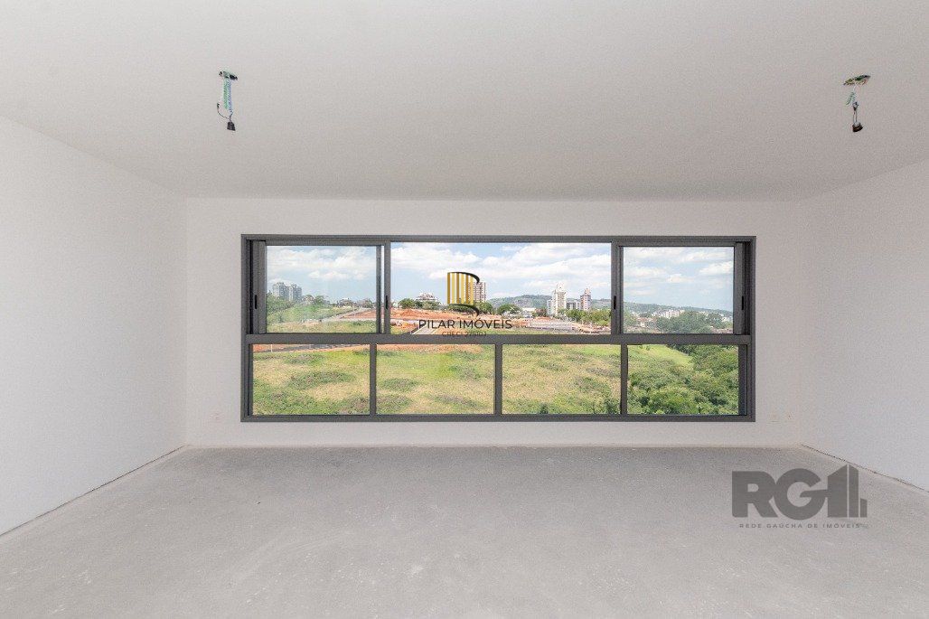 Apto de 3 suítes, andar alto, 115m² privativos com lavabo, cozinha americana e churrasqueira.