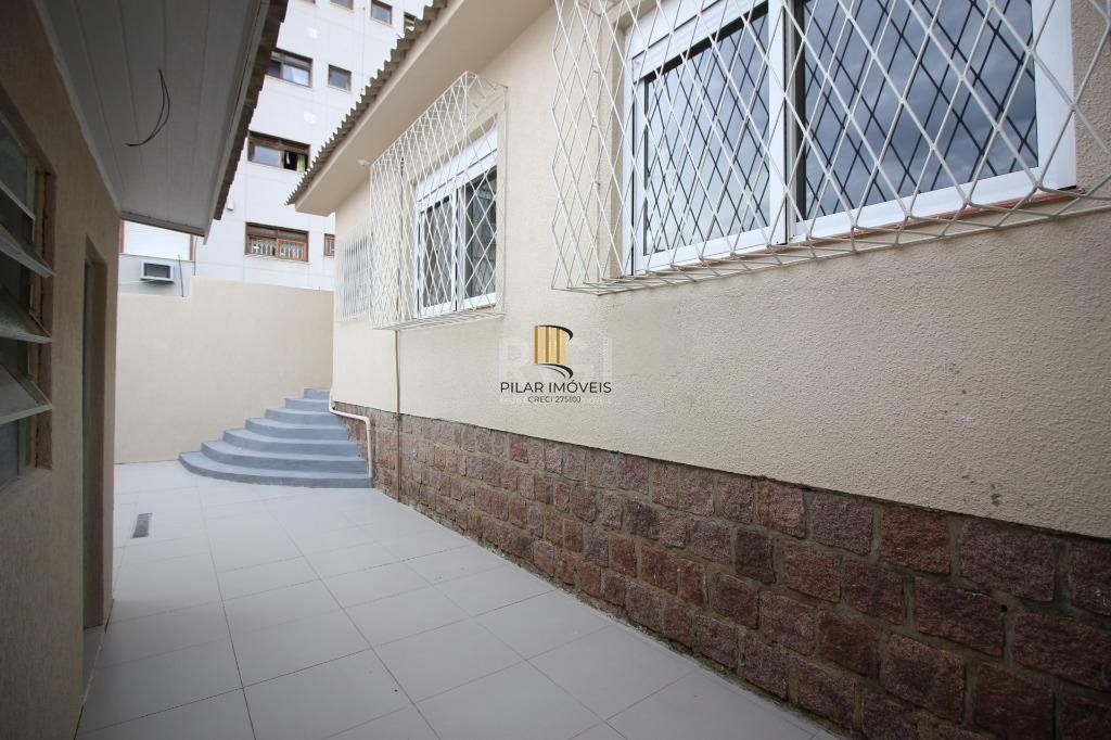 Casa com 3 Dormitórios Para comprar  250 m² - Petrópolis - Porto Alegre/R