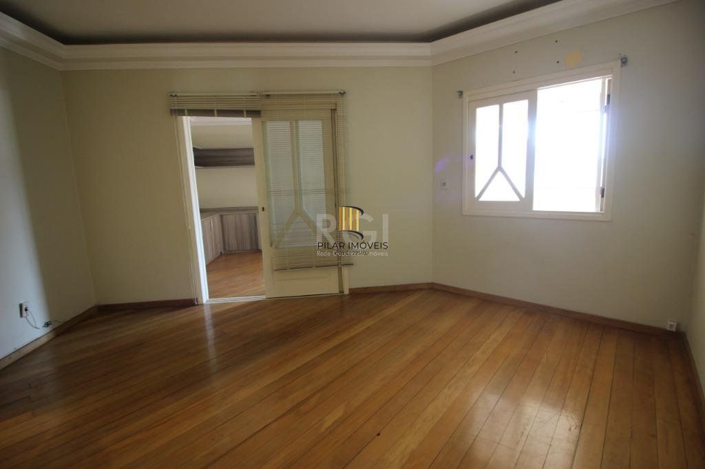 Casa para comprar com 4 dormitórios, 458 m² - Chácara das Pedras - Porto Alegre