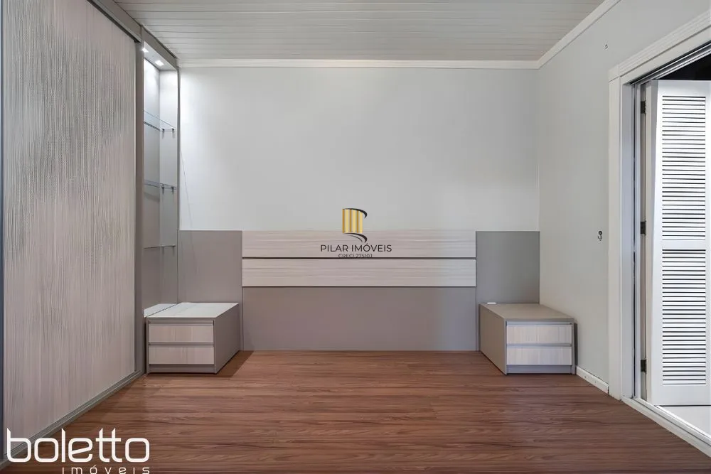 Casa Reformada com Piscina, 370m², 2 Suítes com Closet no Três Figueiras – POA