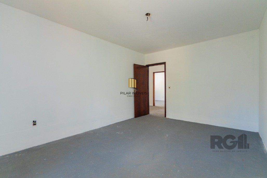 Casa/sobrado para Comprar com 4 dormitórios no bairro  Chácara das Pedras.