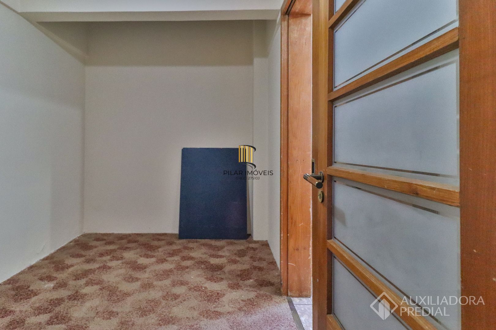 Excelente casa com 5 dormitórios no bairro Cristal