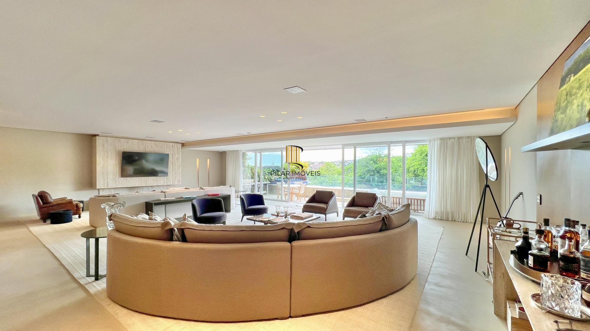 Mansão Suspensa Mobiliada no Las Piedras com piscina e vista para a mata nativa