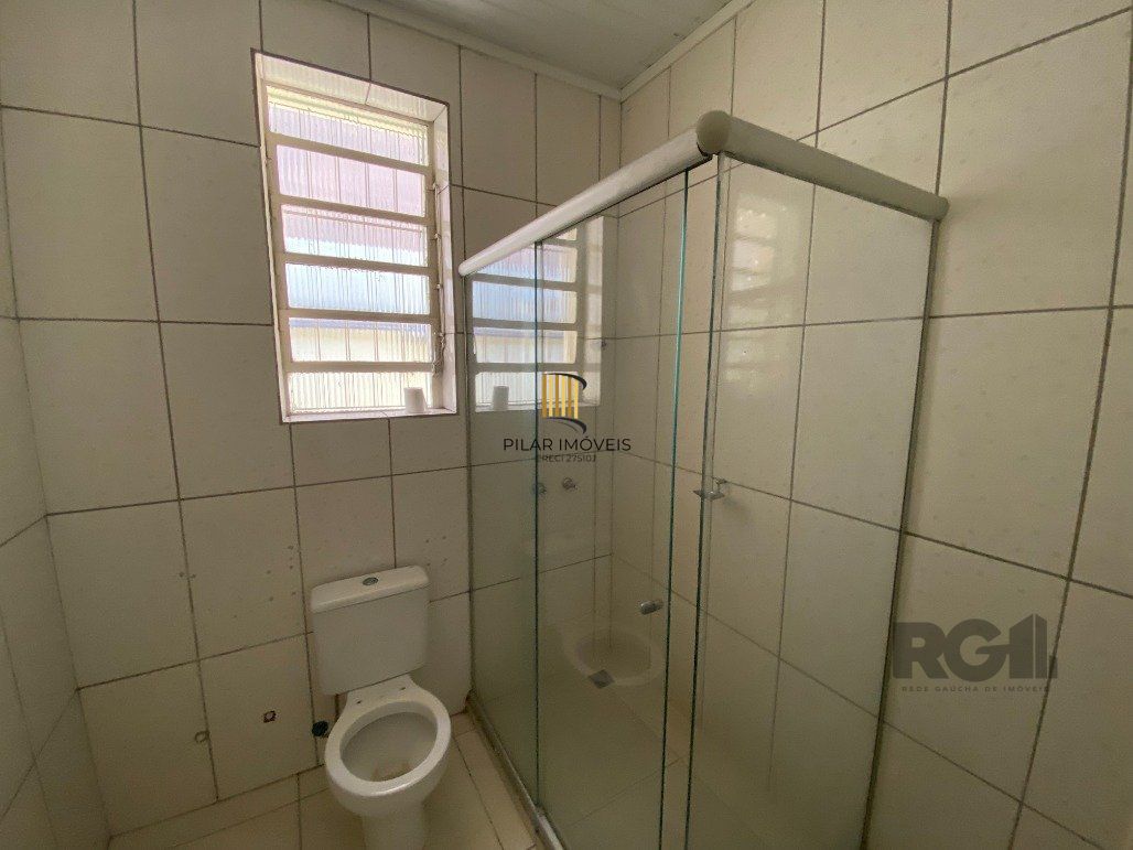 Casa para Comprar com 3 dormitórios no bairro Azenha