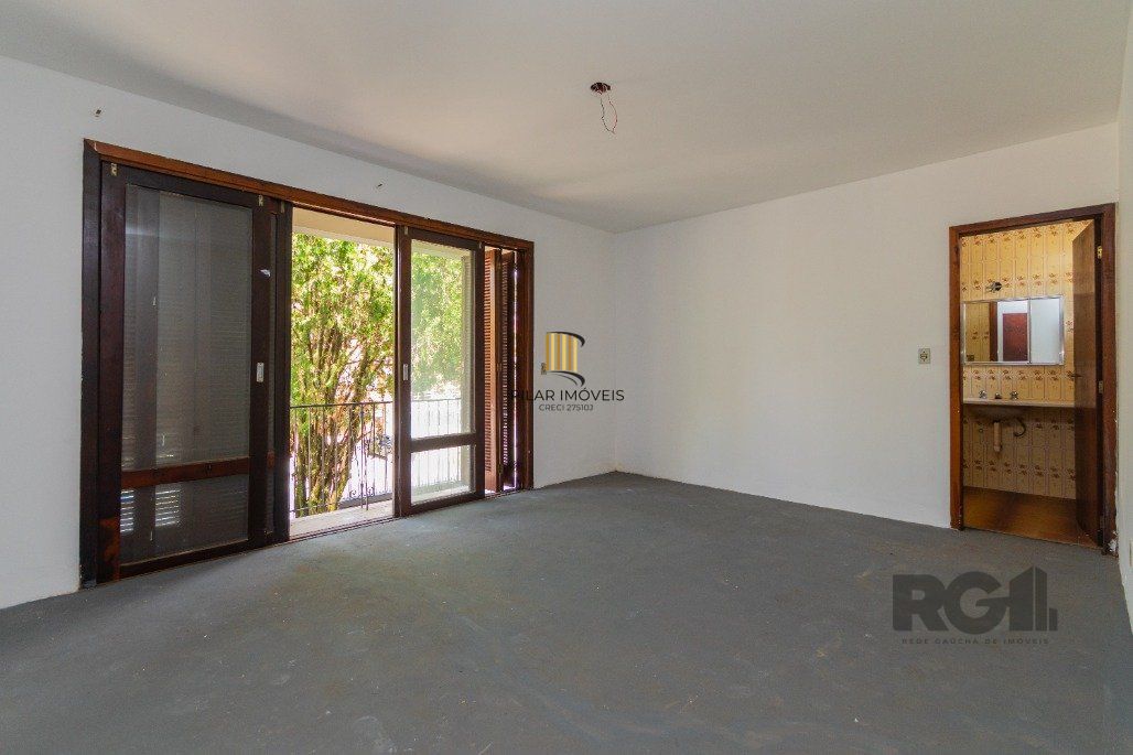 Casa/sobrado para Comprar com 4 dormitórios no bairro  Chácara das Pedras.