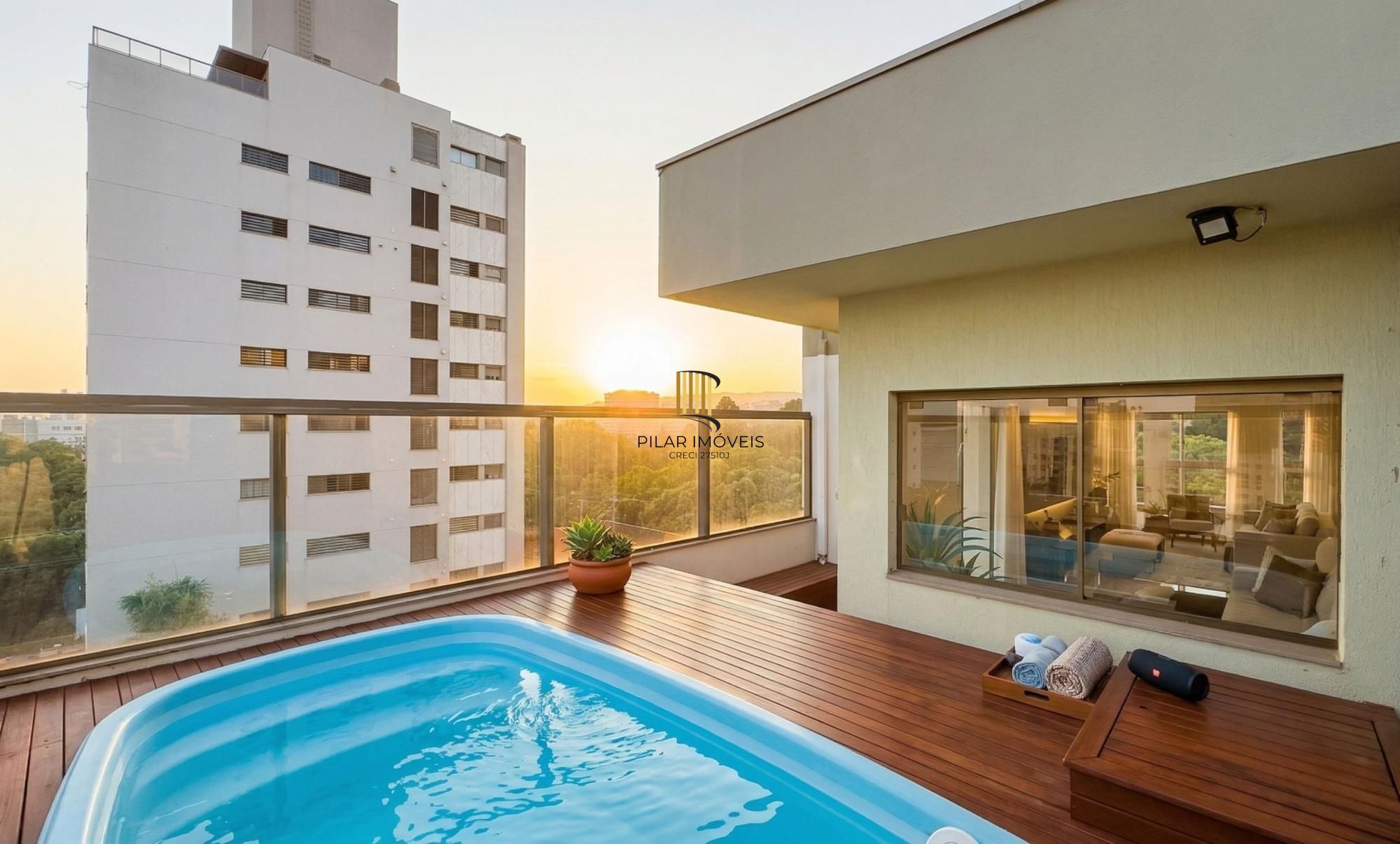 Cobertura Duplex de 318m com Piscina Privativa, Energia Solar e Vista Panorâmica