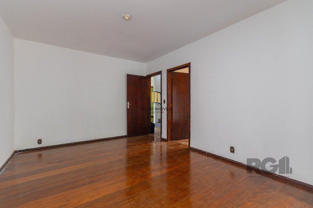 Casa/sobrado para Comprar com 4 dormitórios no bairro  Chácara das Pedras.