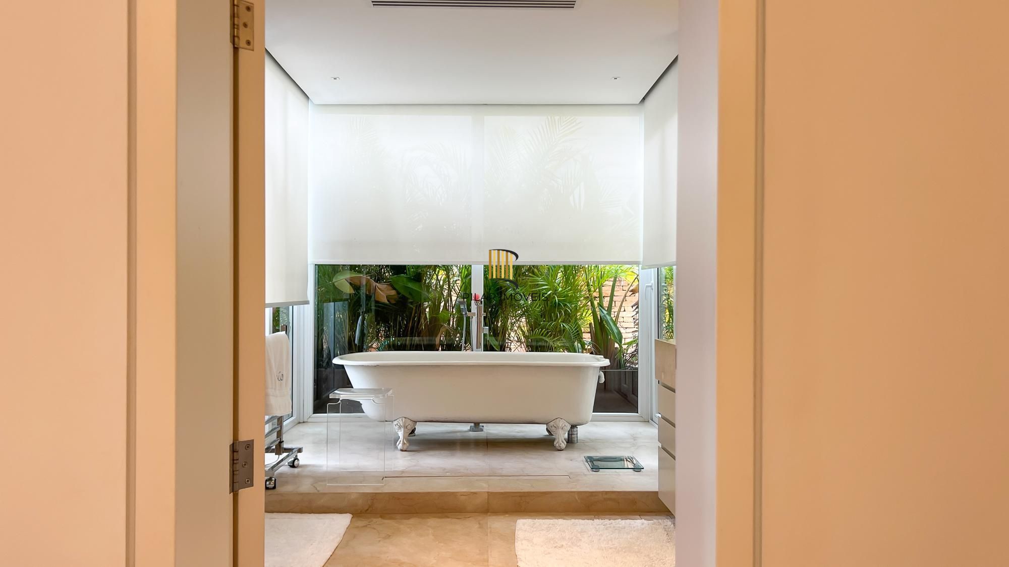 Mansão Suspensa Mobiliada no Las Piedras com piscina e vista para a mata nativa