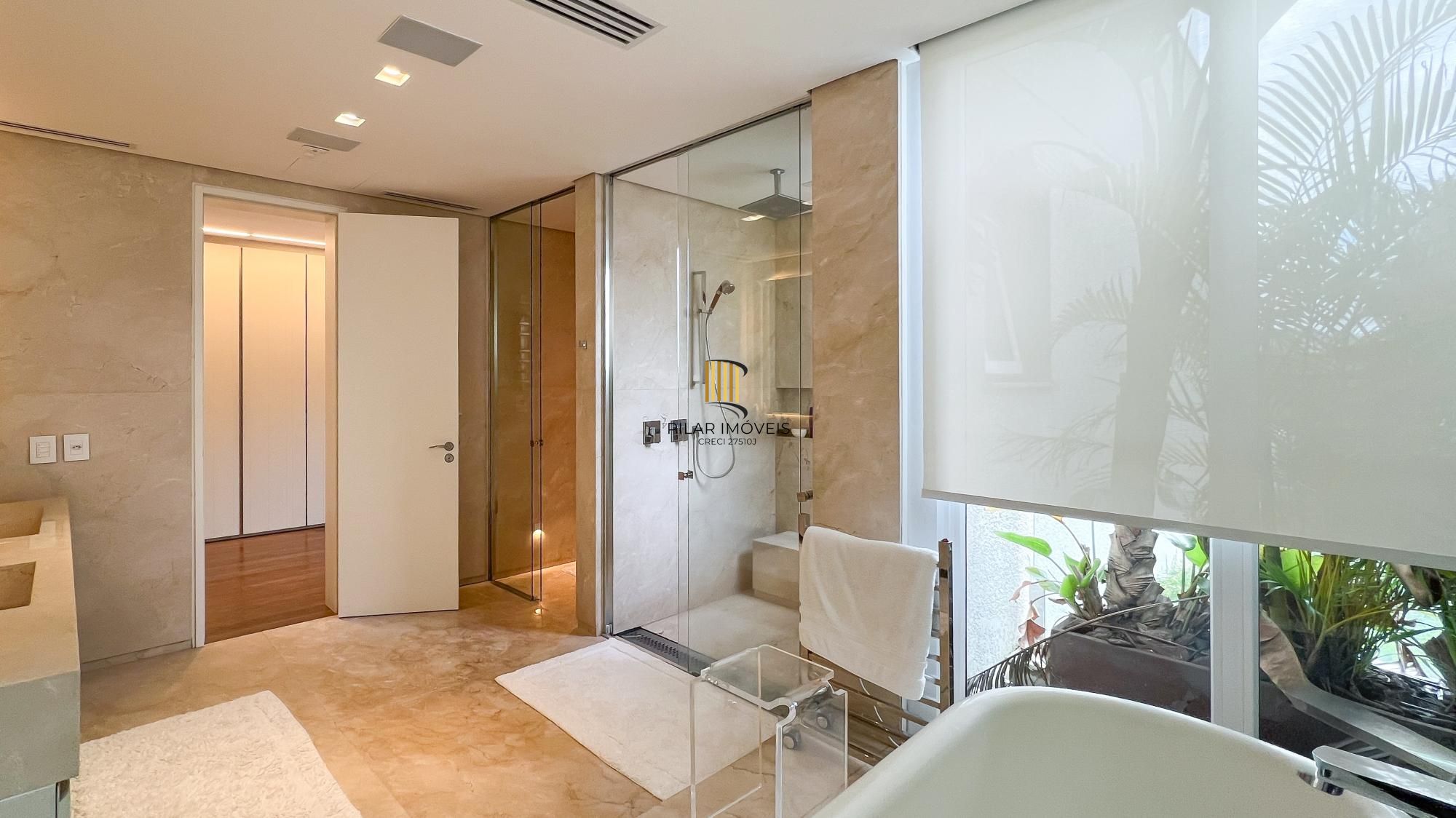 Mansão Suspensa Mobiliada no Las Piedras com piscina e vista para a mata nativa