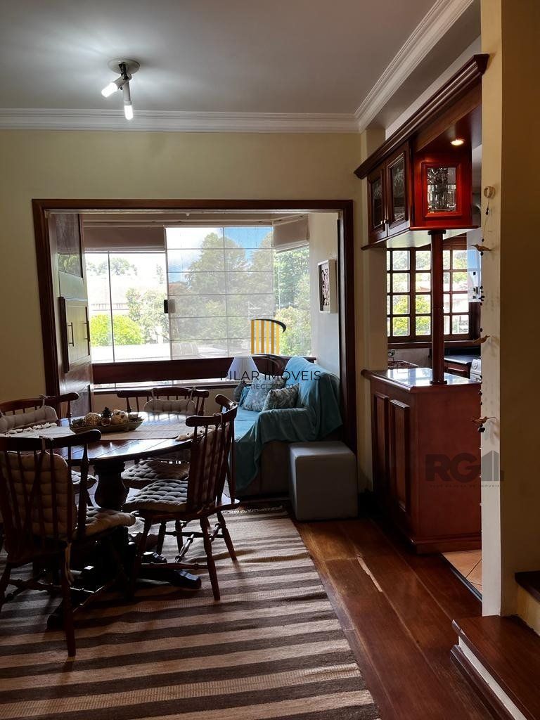 Cobertura duplex com 2 suítes e uma vaga para Comprar em Gramado.